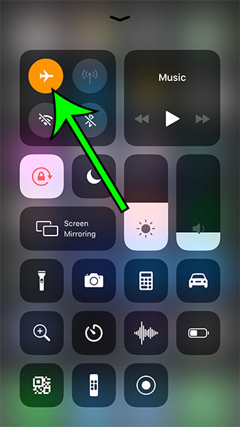 quck way to enable airplane mode on an iphone 7